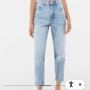 Bershka High Waisted Mom Jeans Light Blue Size 6